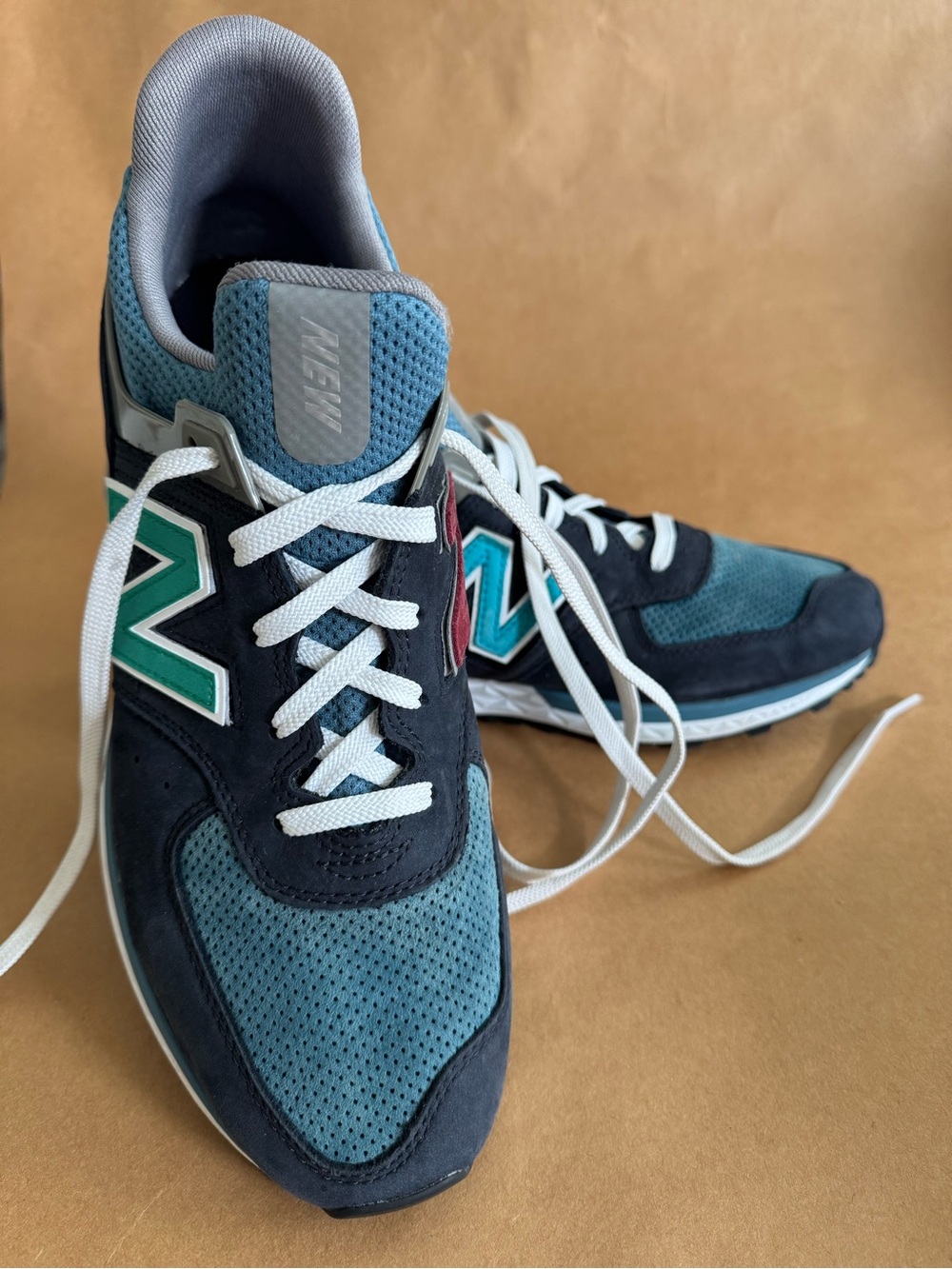 New Balance Men's Teal, Navy & Green Retro Running Sneakers